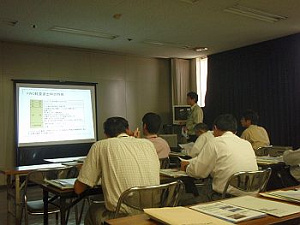 牛原主任による発表