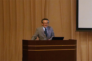 >講演の様子(ミラクルソル協会顧問 荒木宏之氏)